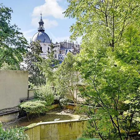 Beautiful La Muette Passy Terrace - Mobility Lease * Paryż